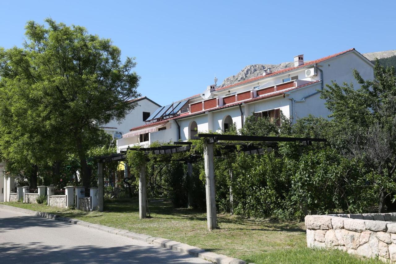 Apartments Fam Tomasic Башка Экстерьер фото