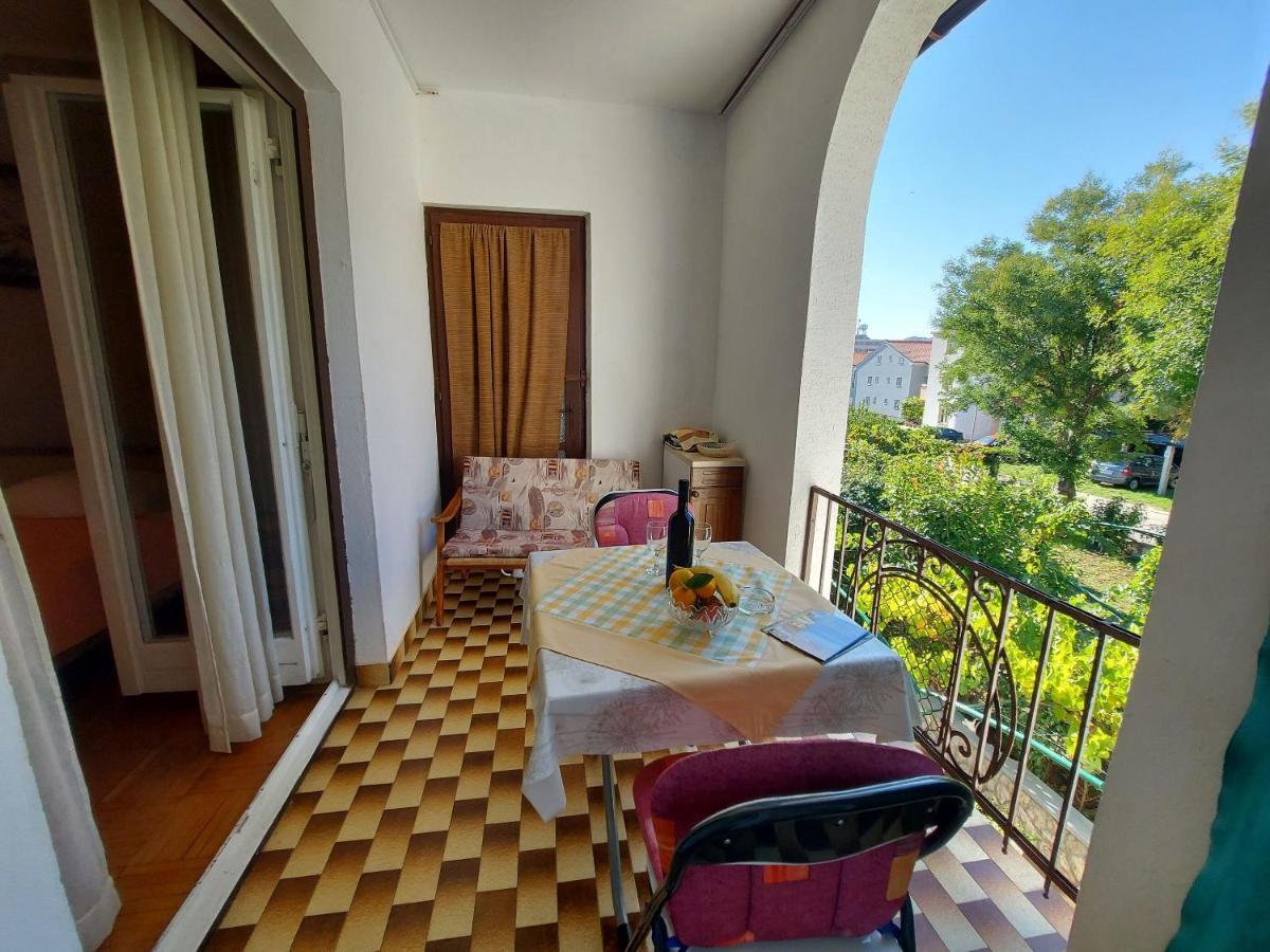 Apartments Fam Tomasic Башка Экстерьер фото