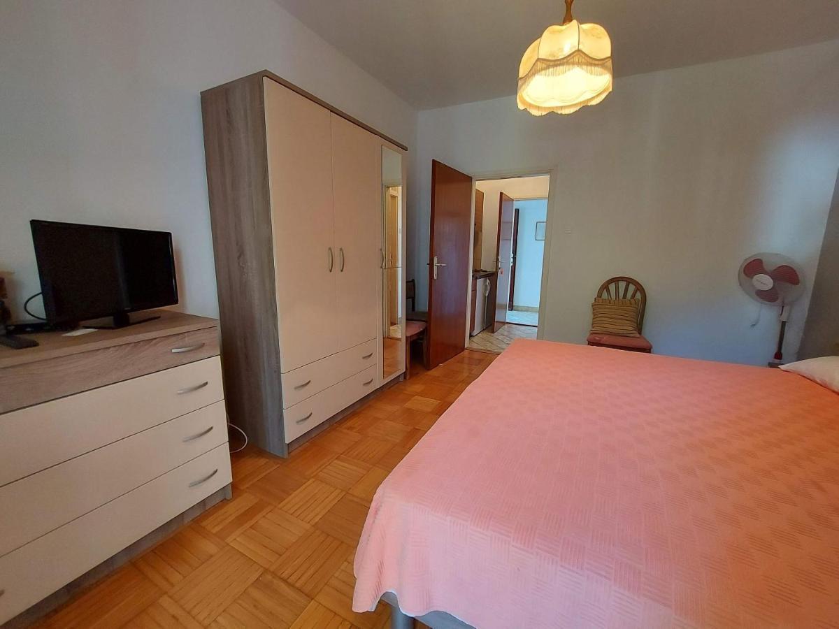 Apartments Fam Tomasic Башка Экстерьер фото