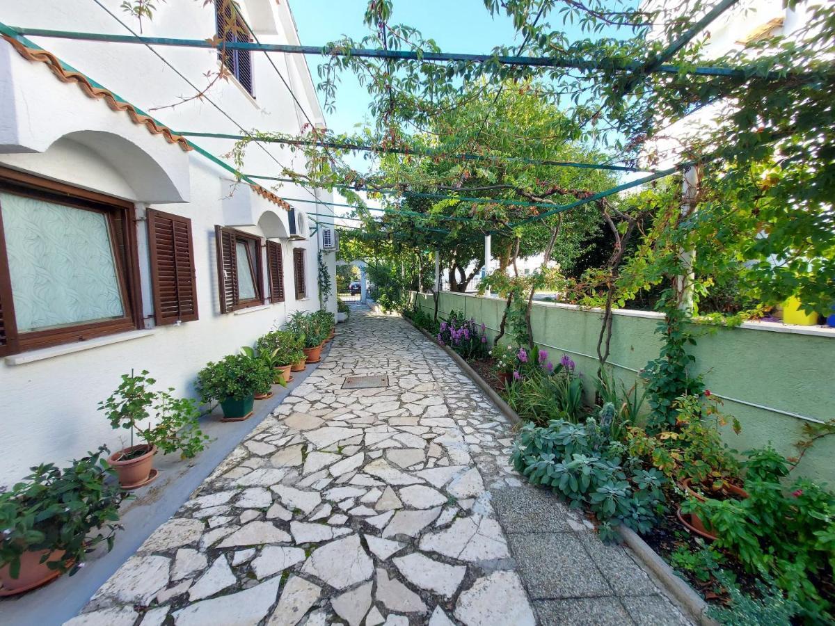 Apartments Fam Tomasic Башка Экстерьер фото