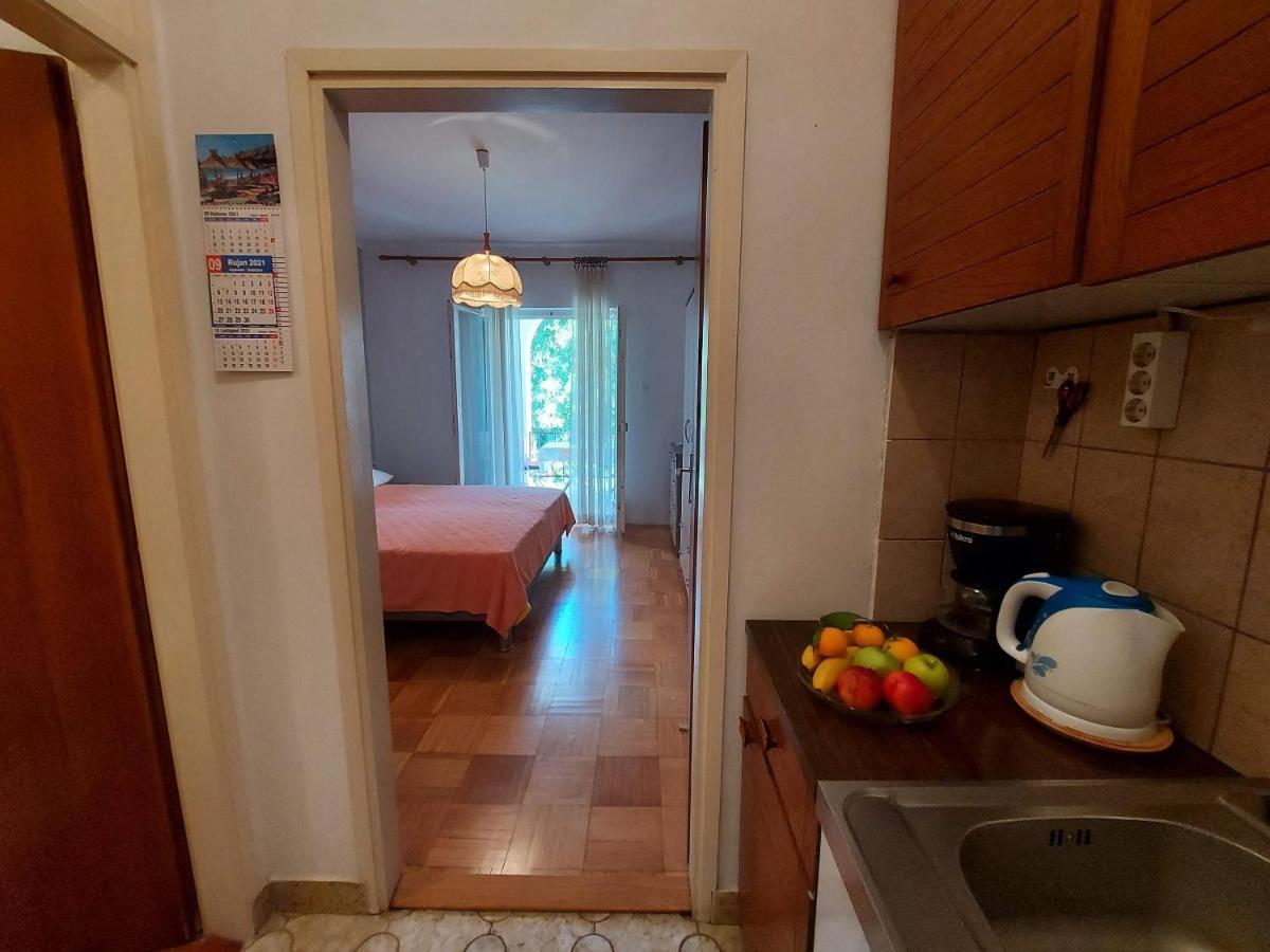 Apartments Fam Tomasic Башка Экстерьер фото
