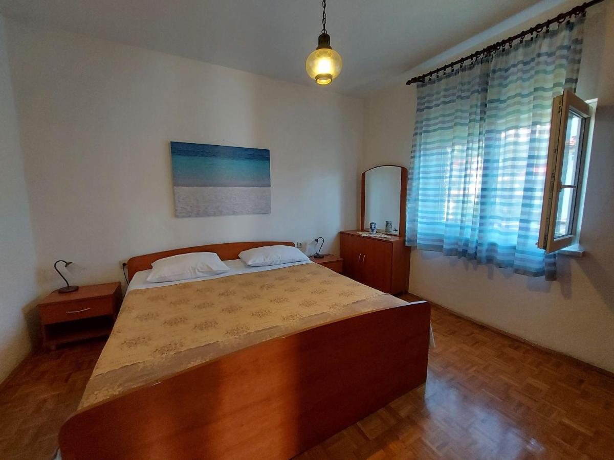 Apartments Fam Tomasic Башка Экстерьер фото